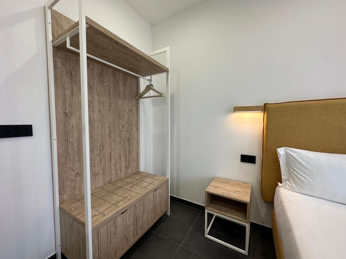Ng Guest House Il Gallura Olbia Bagian luar foto