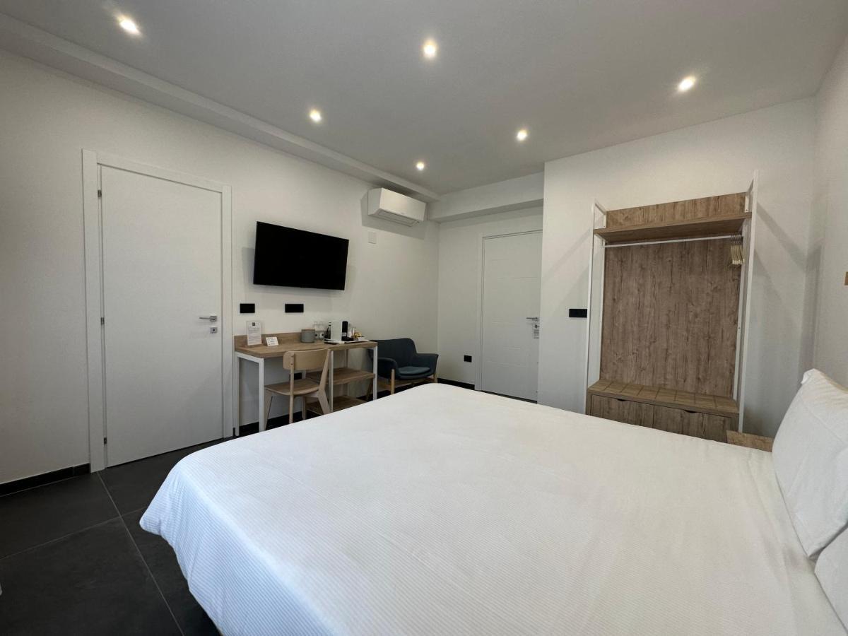 Ng Guest House Il Gallura Olbia Bagian luar foto