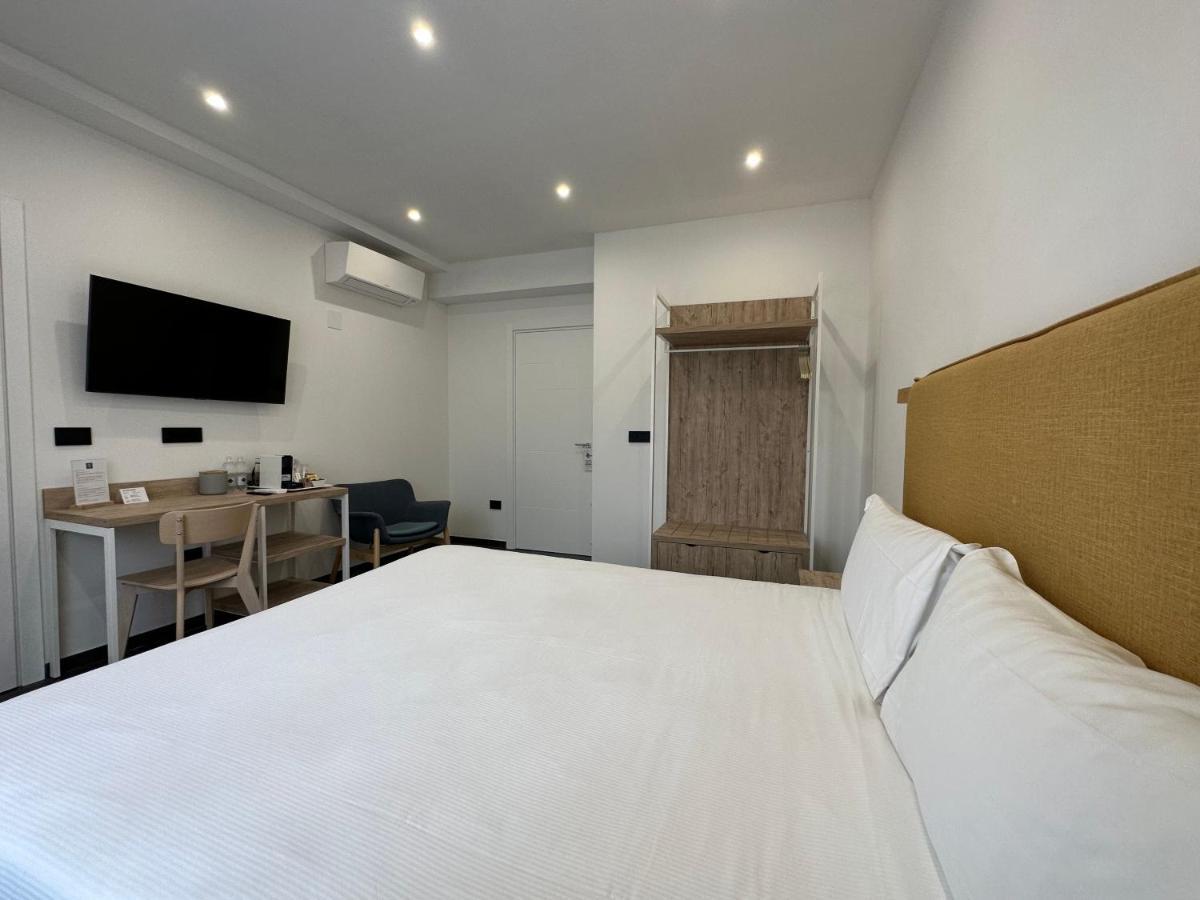 Ng Guest House Il Gallura Olbia Bagian luar foto