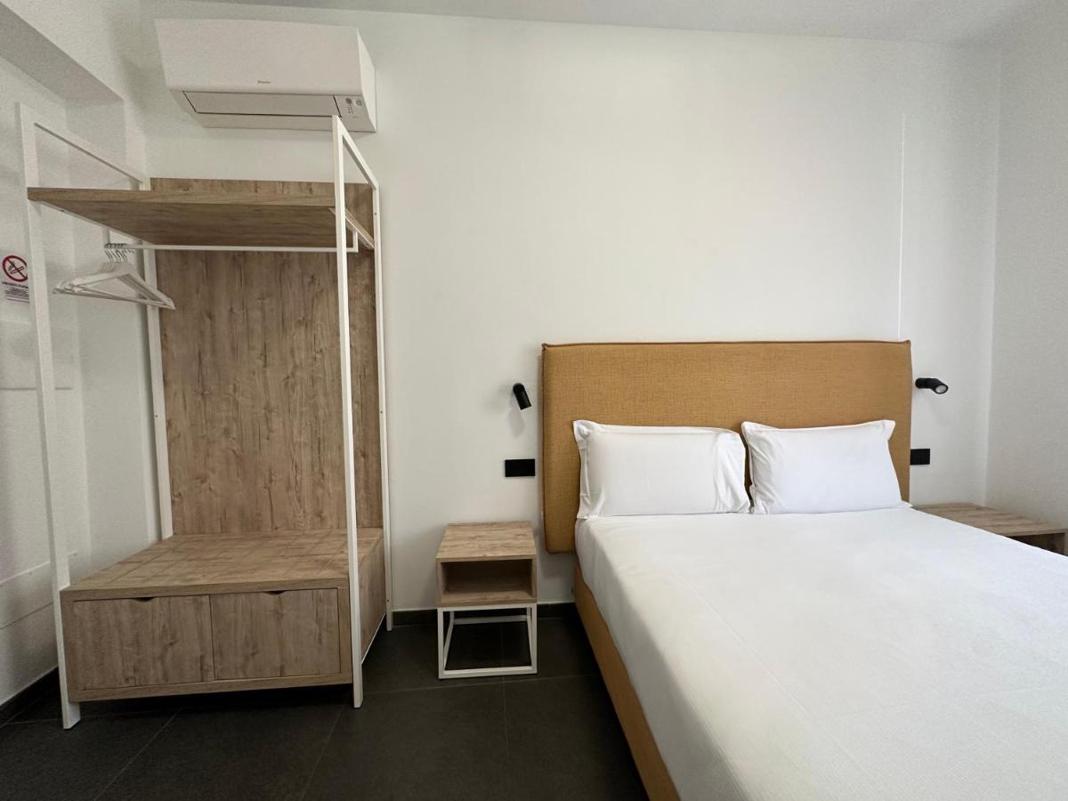 Ng Guest House Il Gallura Olbia Bagian luar foto
